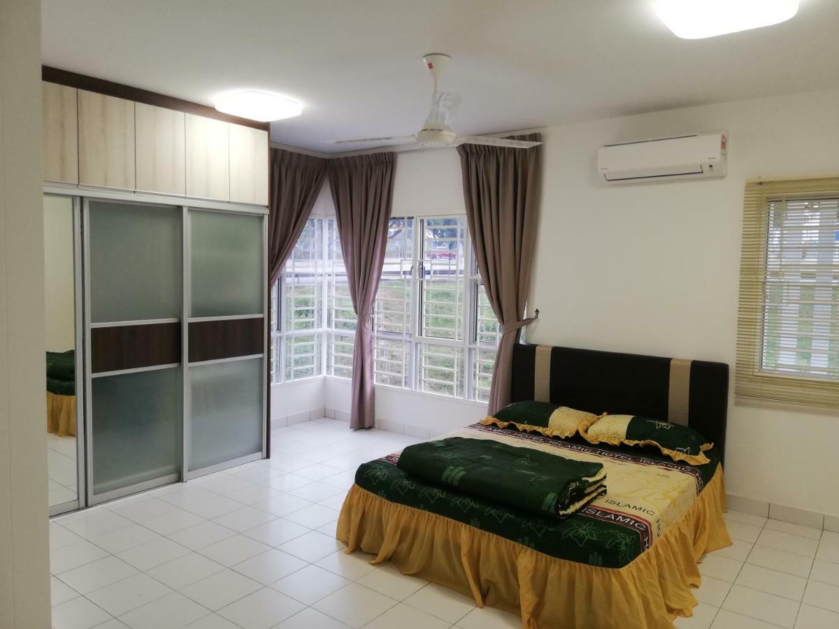 Ae Homestay Путраджая Екстериор снимка